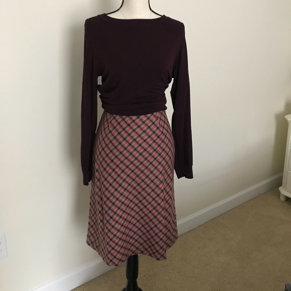 NEW Classic wool skirt, fully lined!
